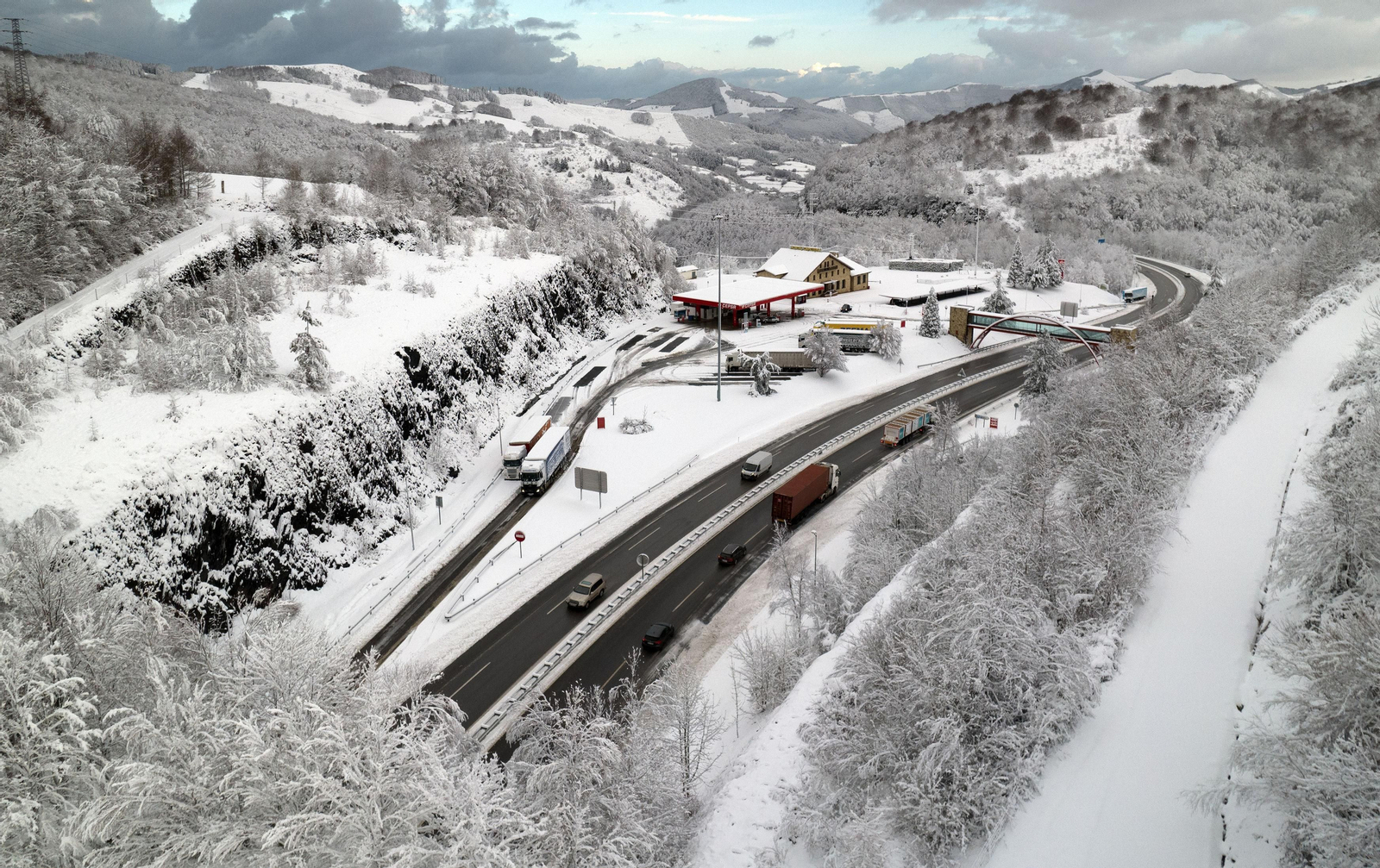 Problemas en algunas carreteras por la acumulación de nieve.