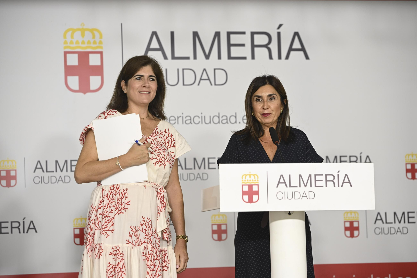 Vanesa Lara y Sacramento Sánchez, en rueda de prensa.
