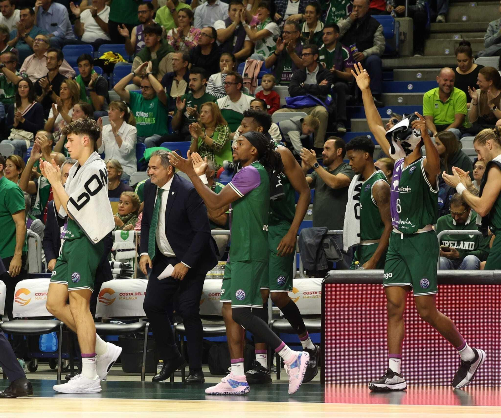 El Unicaja-Le Mans, en fotos