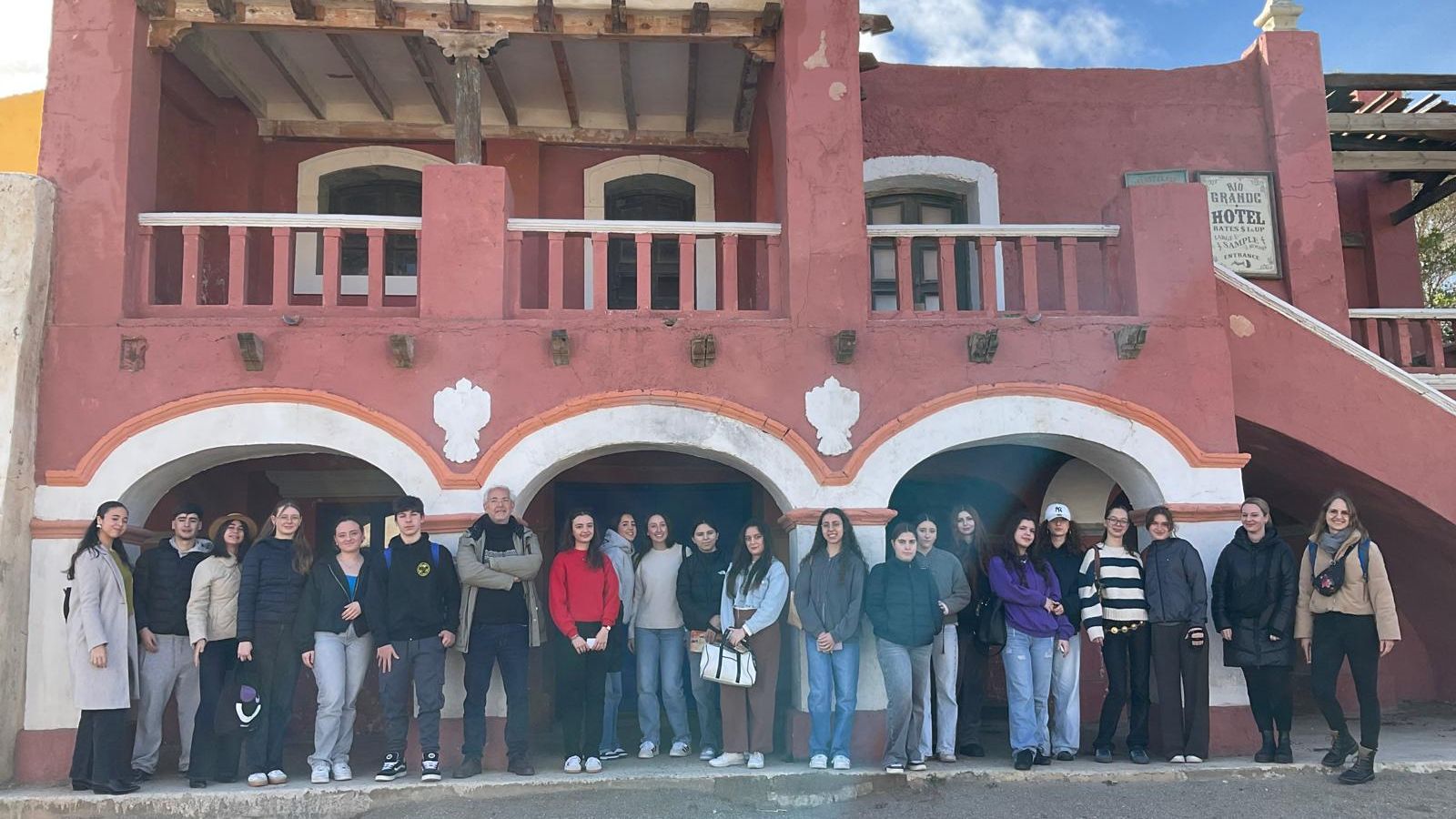 Todos quedaron impactados en la visita al Fort Bravo en Tabernas.