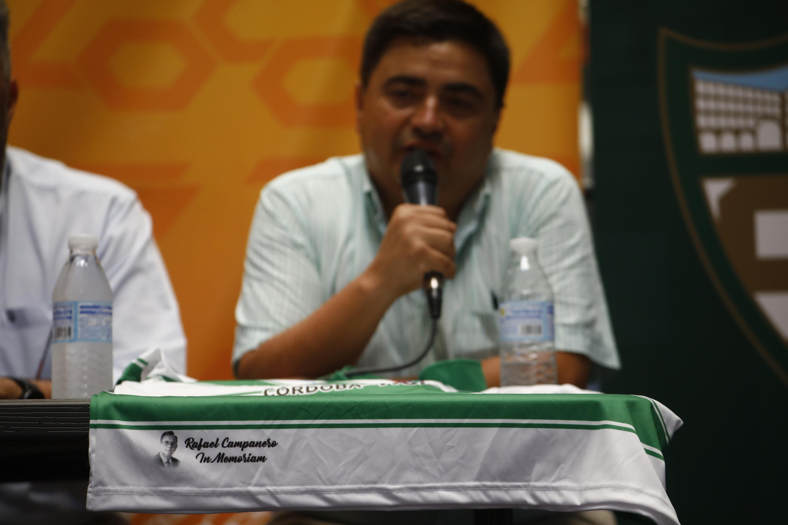 La presentación de las nuevas equipaciones del Córdoba Futsal, en imágenes