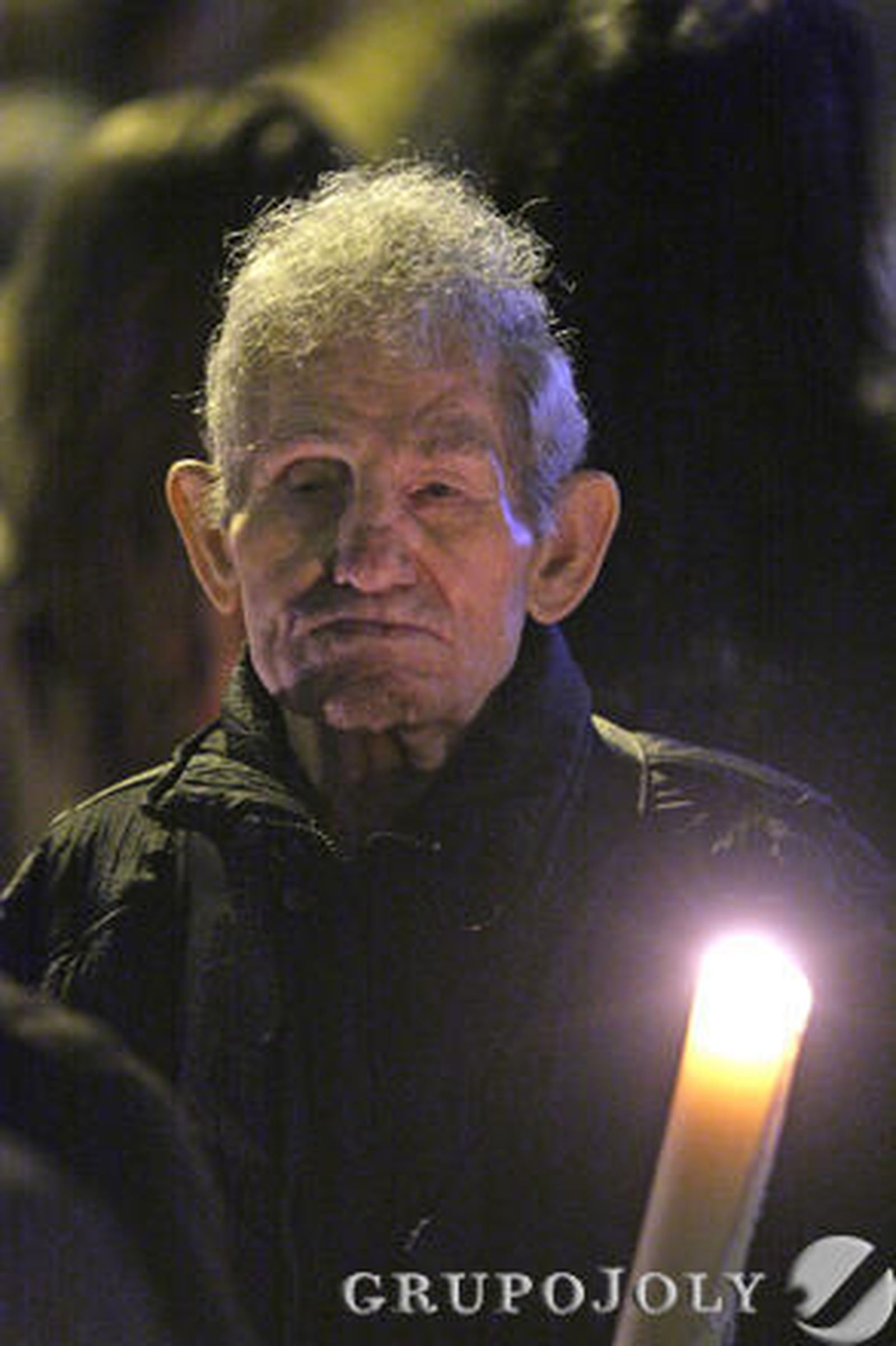 La imagen de Jesús Resucitado procesiona por las calles de Algeciras de madrugada, una novedad este año

Foto: J.M.Q./Erasmo Fenoy