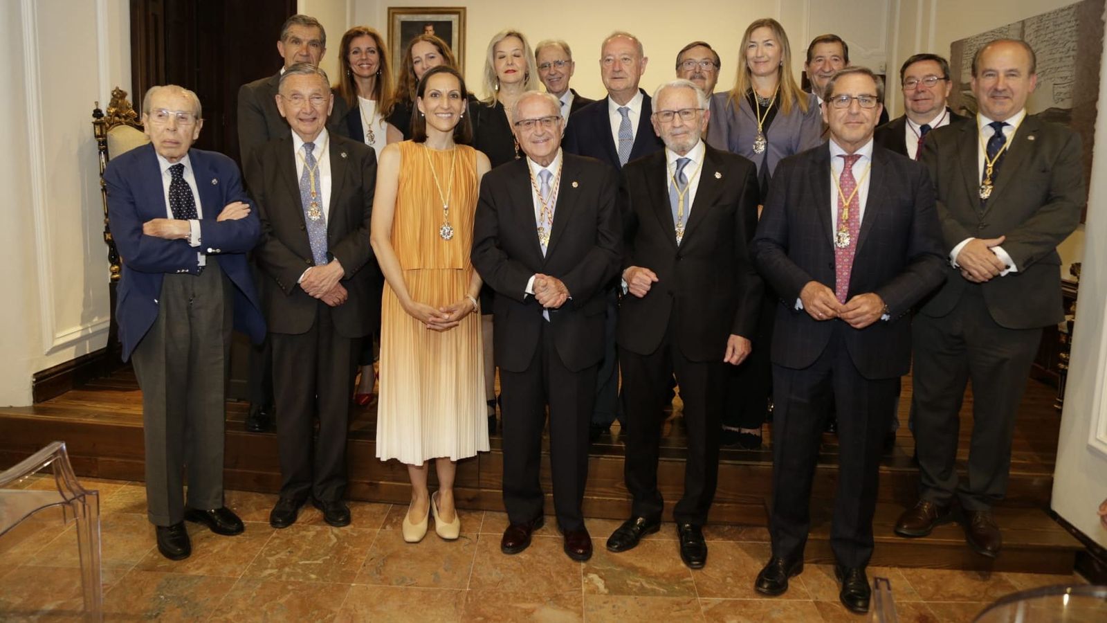 Acto de entrega de la Medalla de Honor de la RAJYL de Granada a Andrés Tortosa