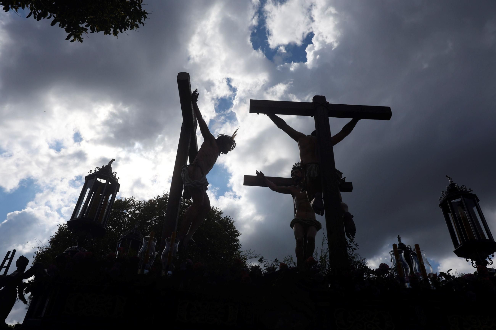 La procesión de la Conversión en este Viernes Santo de Córdoba, en imágenes