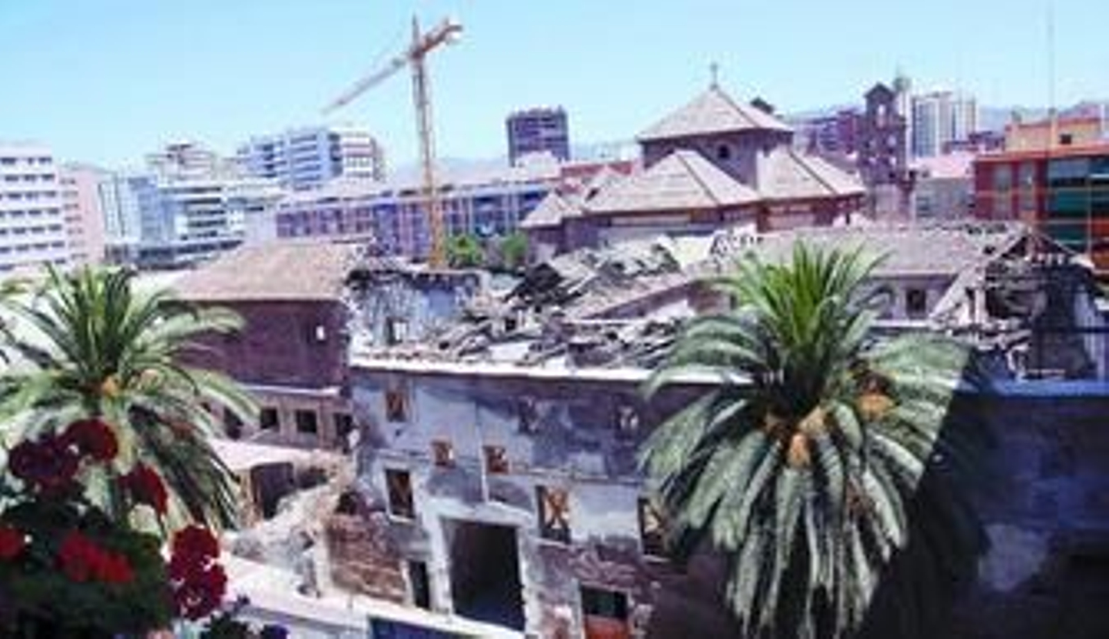 Vistas de la parte superior del deteriorado Convento de San Andrés.