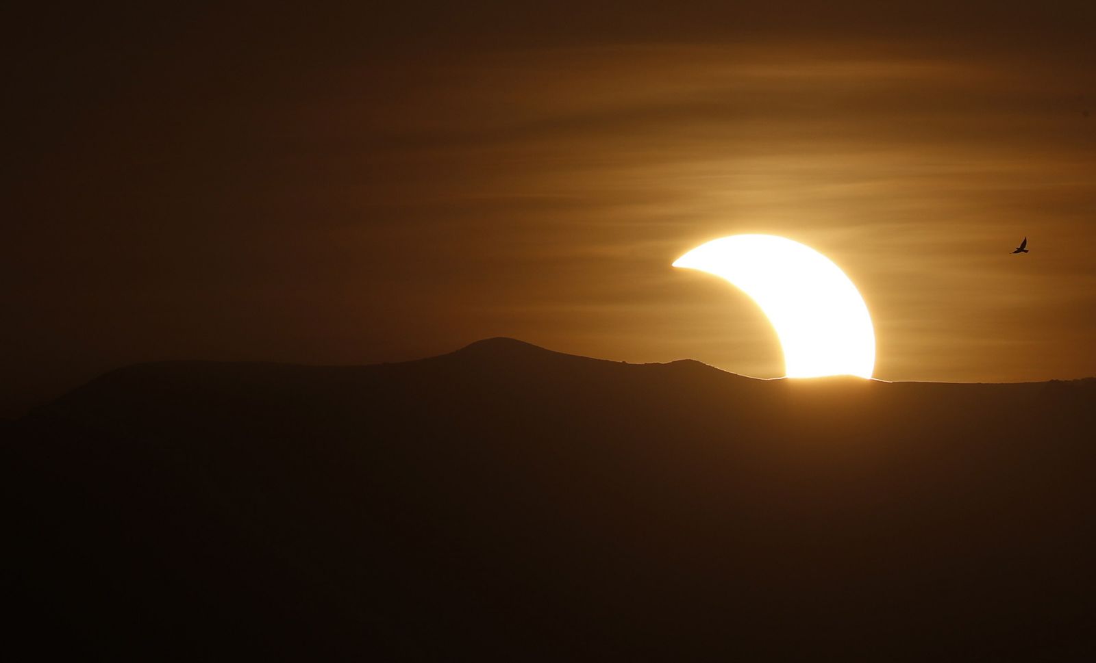 Las imágenes del último eclipse solar de la década