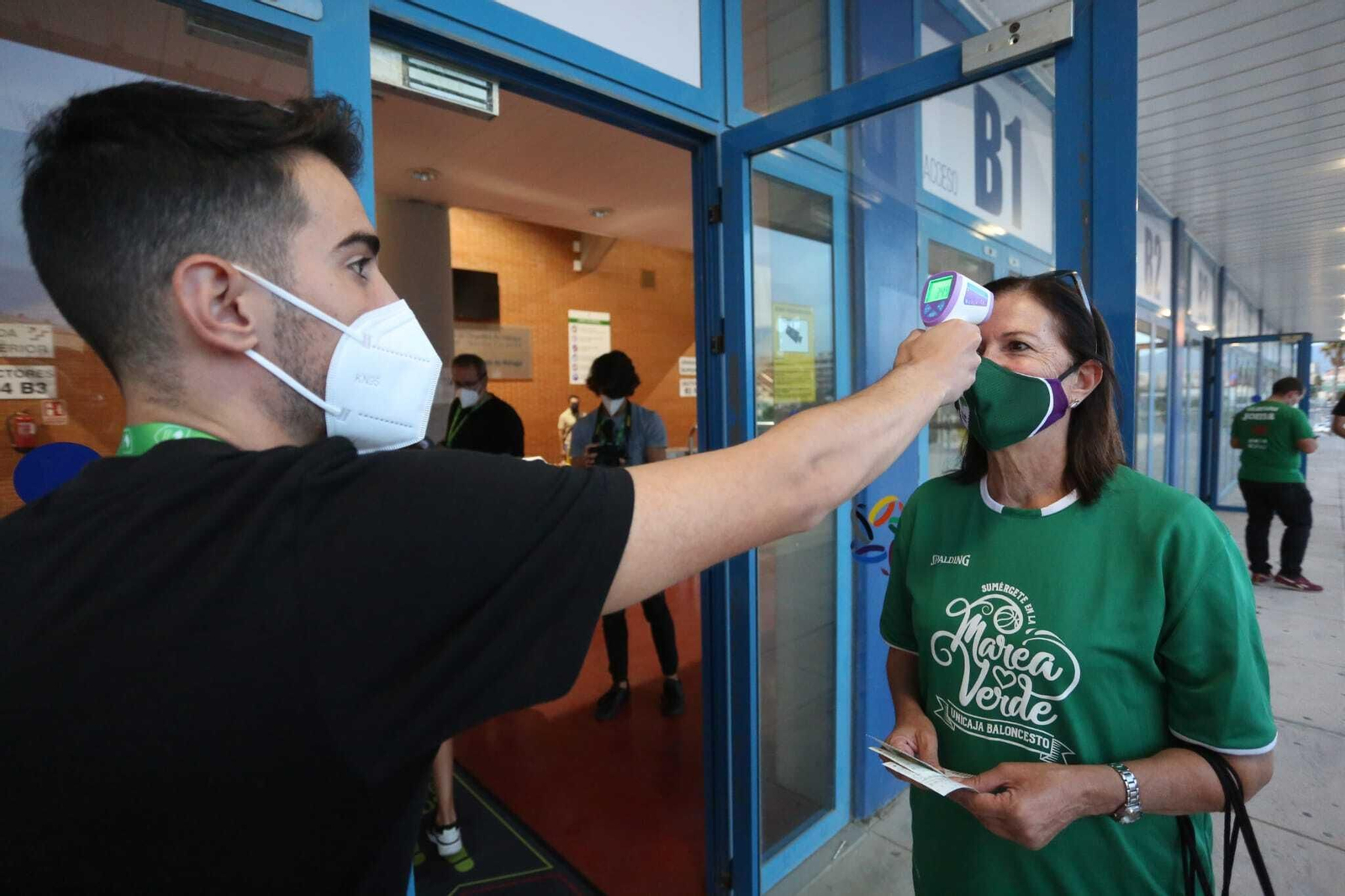 Las fotos del regreso de la afición del Unicaja al Carpena.