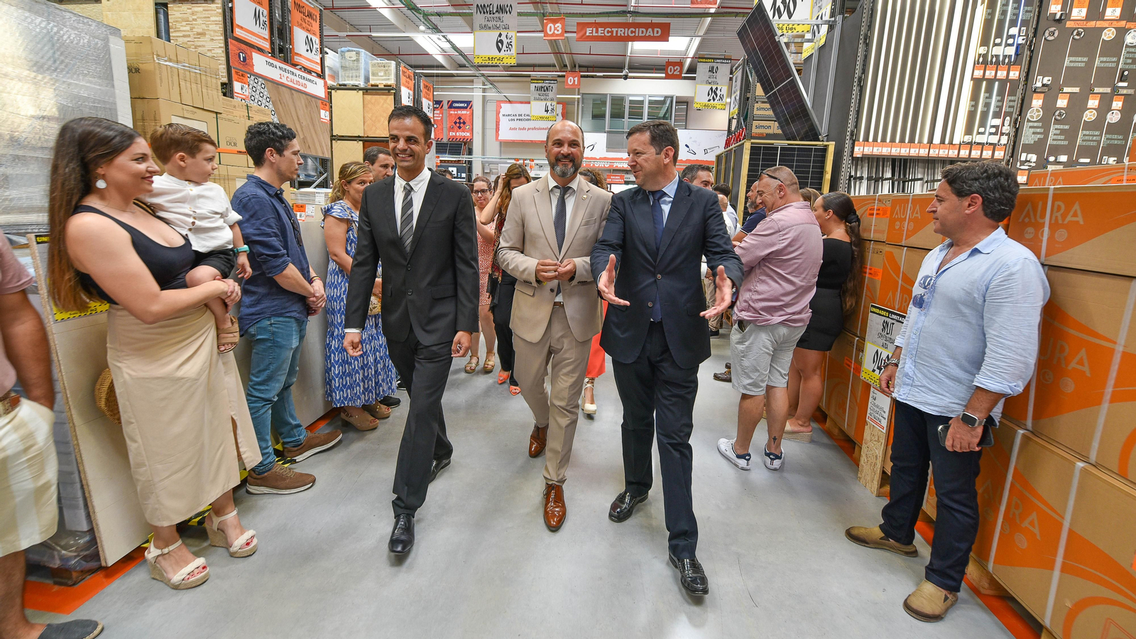 Las fotos de la inauguración de Obramat en Palmones