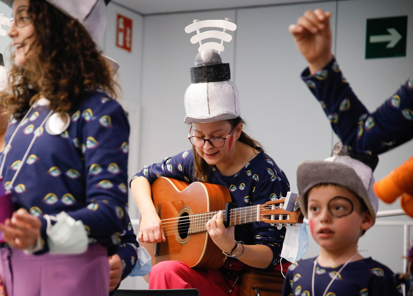 Carnaval para los niños y niñas del hospital Materno Infantil de Almería contado en imágenes