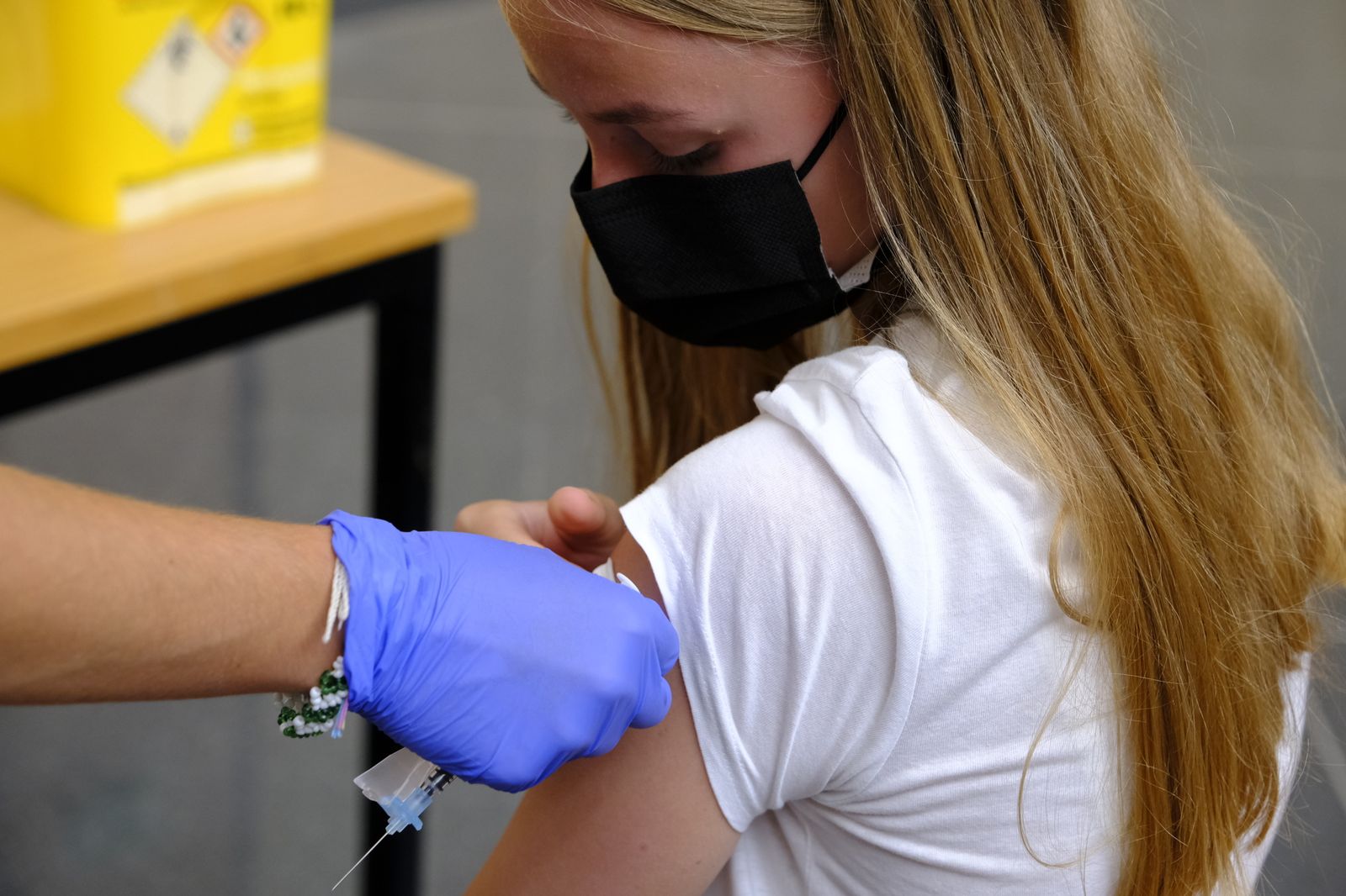 Vacunación en el campus de la UAL este lunes.