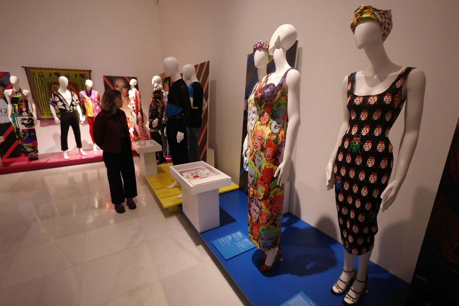 Todos los detalles de la exposición de Versace en Málaga, en imágenes