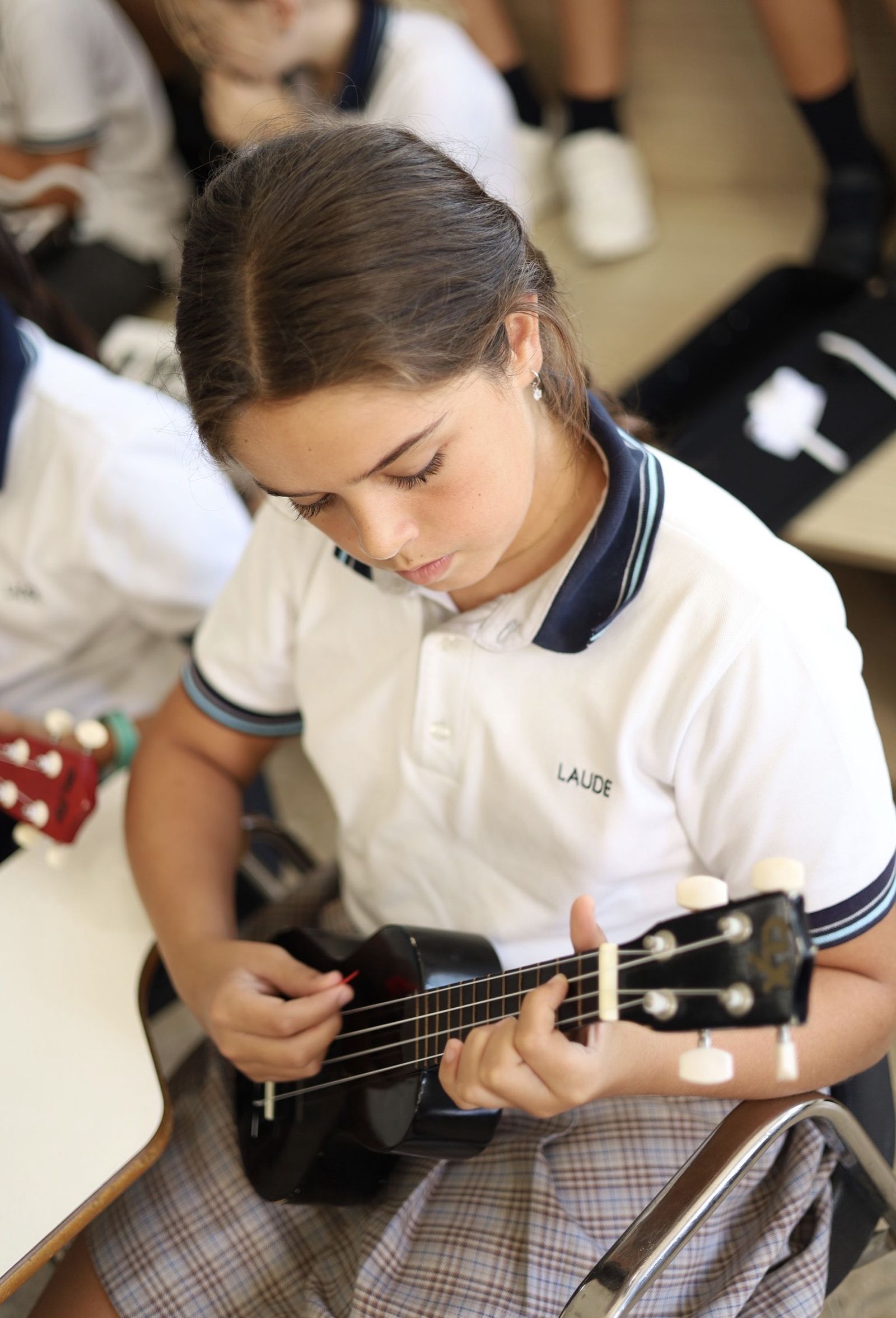 La formación integral fomenta pensamiento crítico, autonomía y compromiso social.