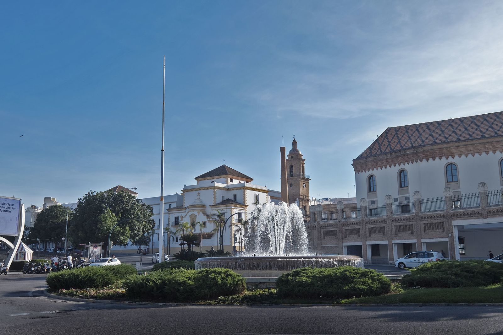 El mástil, sin la bandera, esta misma tarde.