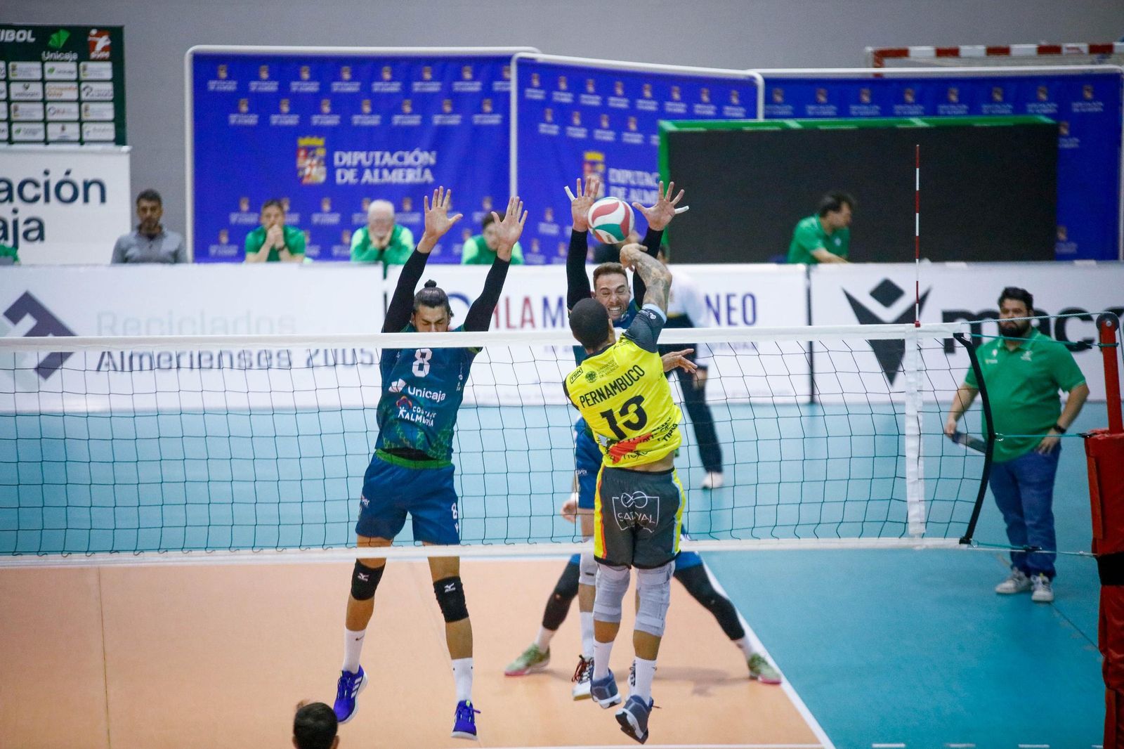 Las imágenes del Unicaja Costa de Almería-Leleman Conqueridor, primer partido del play off por el título de Superliga en Almería