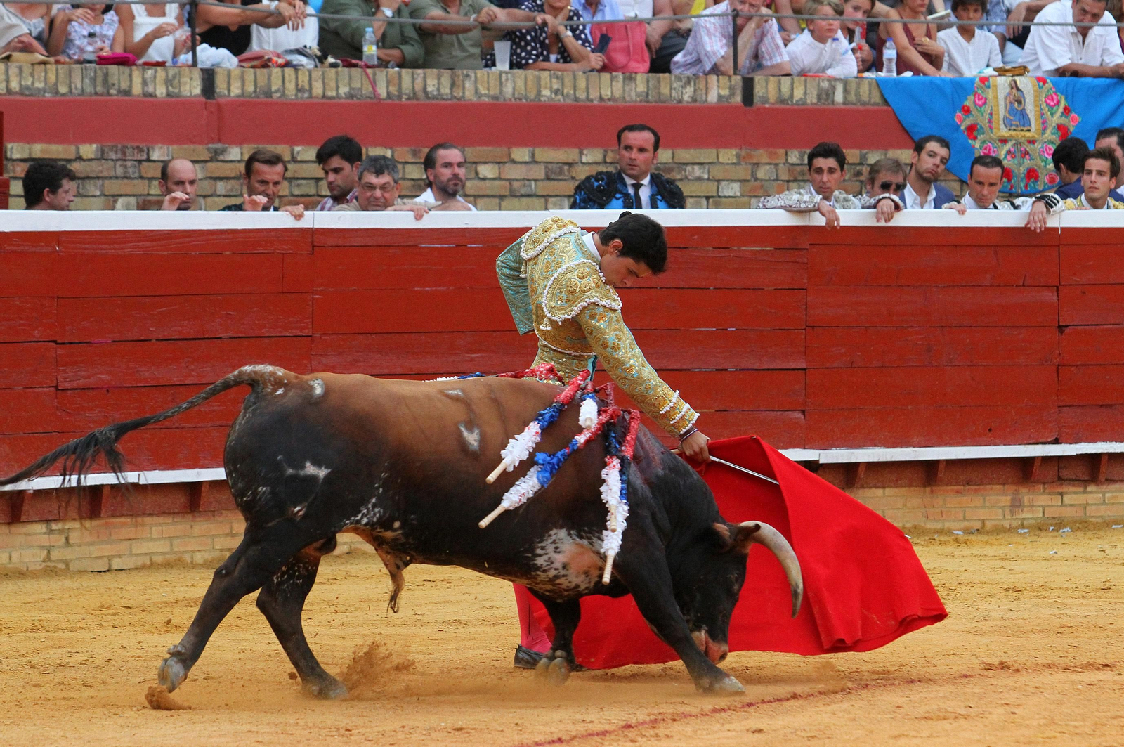 Juan Silva "Juanito" sale a hombros en la Plaza de toros La Merced, en imágenes