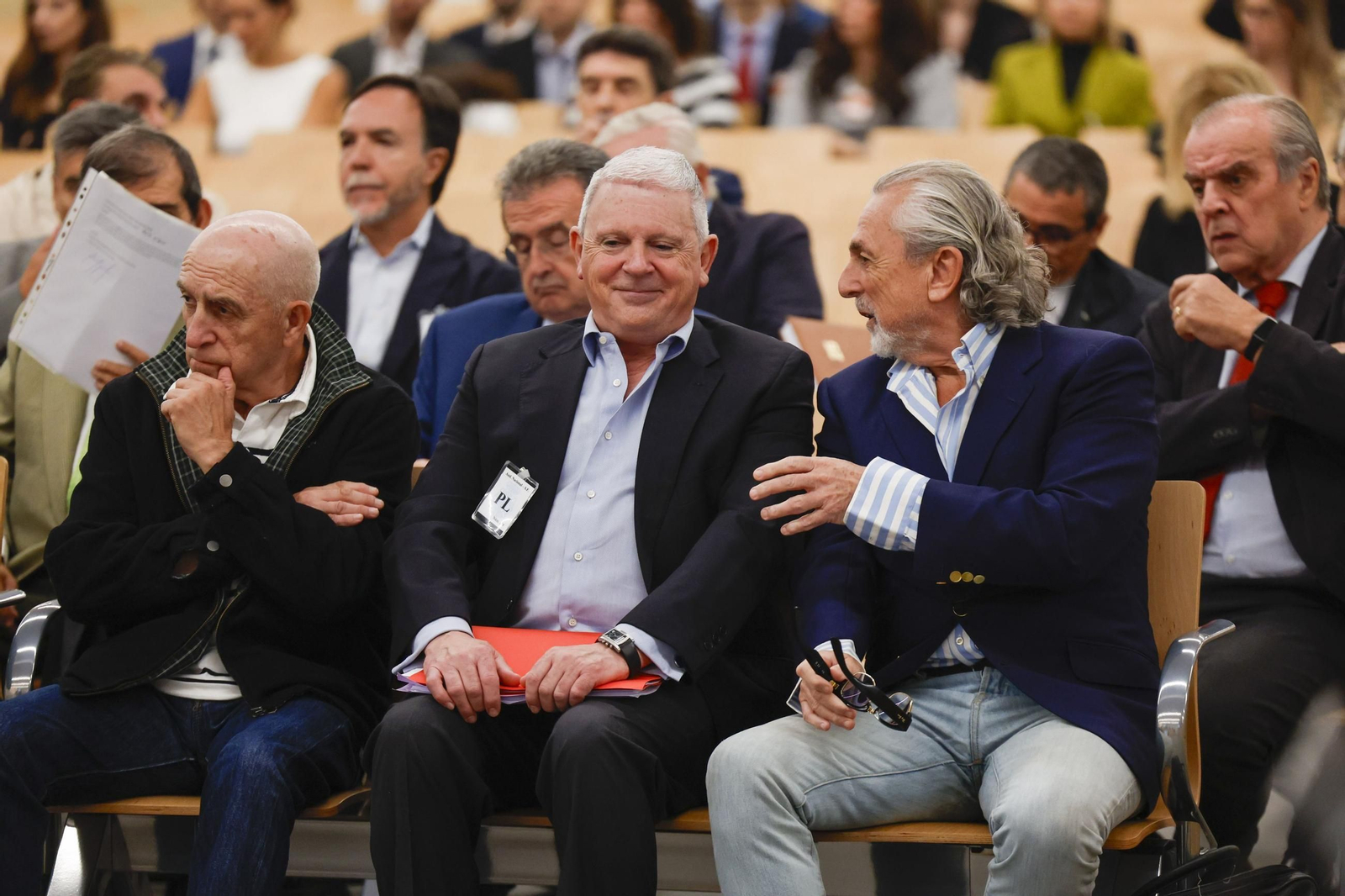 Francisco Correa (dcha.), líder de la trama de la Gürtel, y Pablo Crespo (centro), su máximo colaborador, en la Audiencia Nacional.