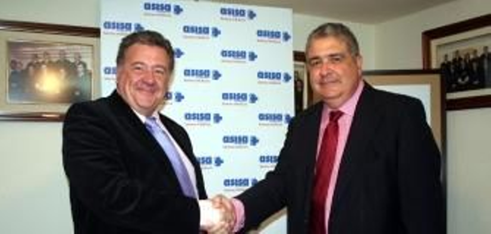 El Colegio de Abogados de Almería firma un convenio con ASISA para mejorar su asistencia sanitaria