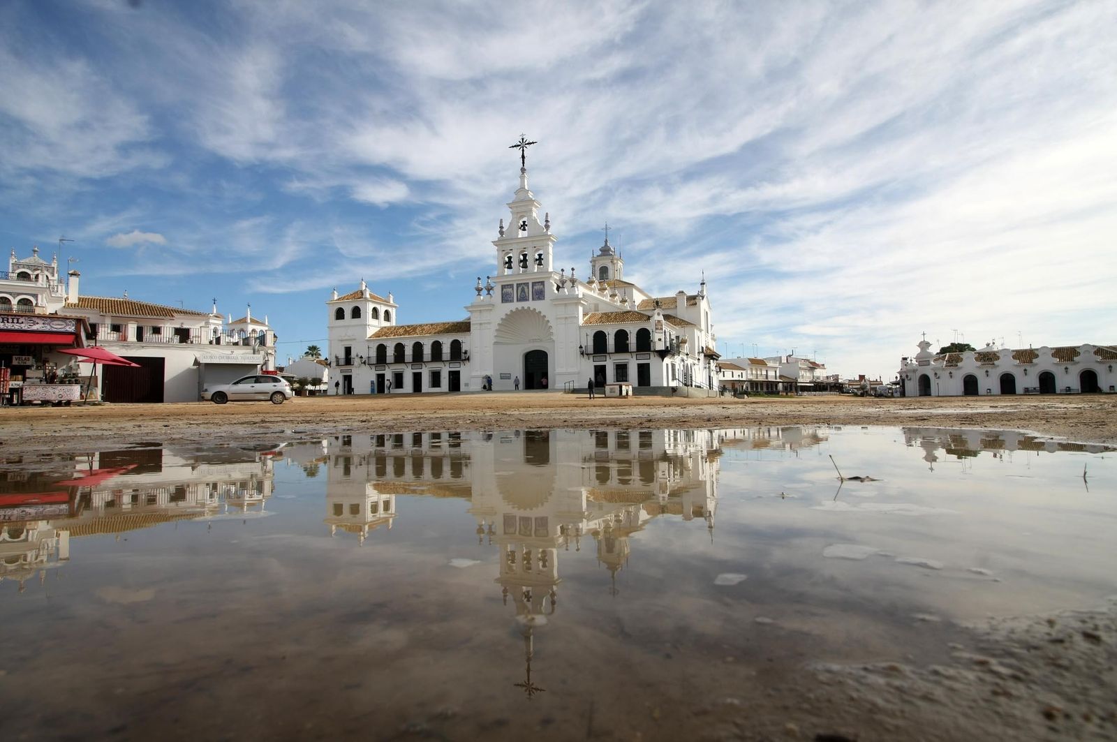 Imágenes de la marisma de El Rocío y de la laguna de El Portil tras las últimas lluvias