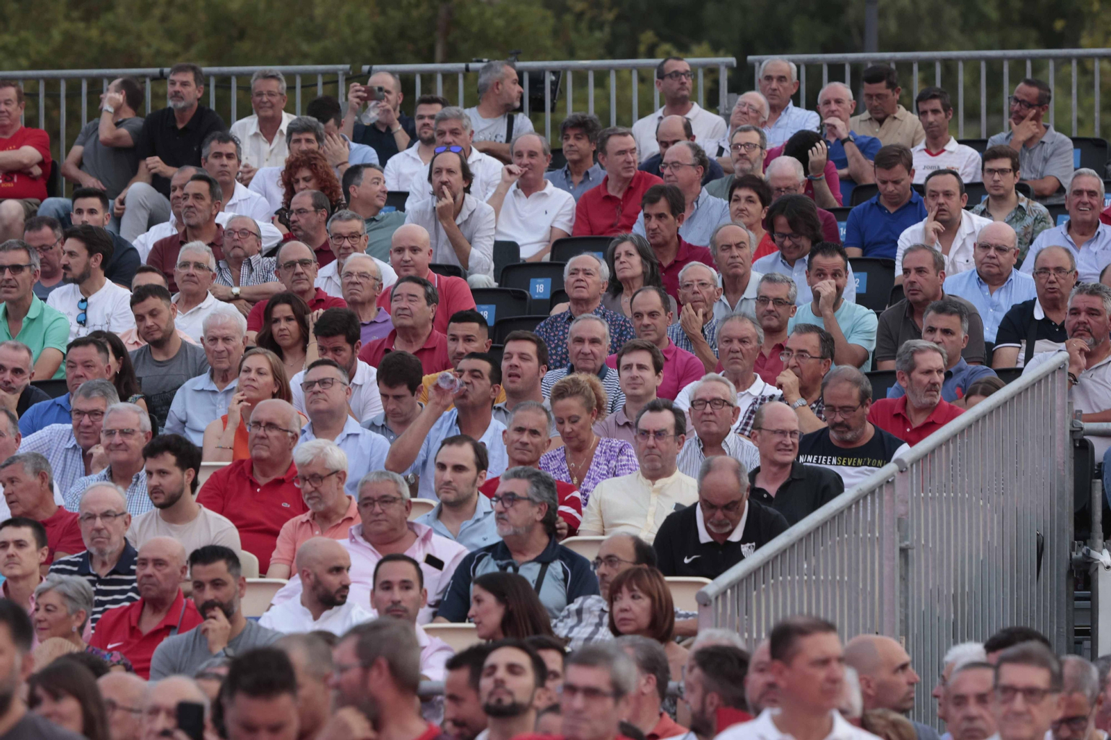 Búscate en las fotos del acto Fieles de Nervión