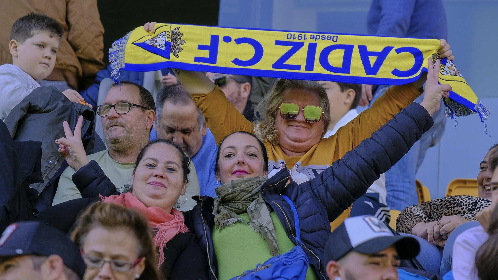 Partido de fútbol a beneficio de la Asociación de Reyes Magos en Carranza