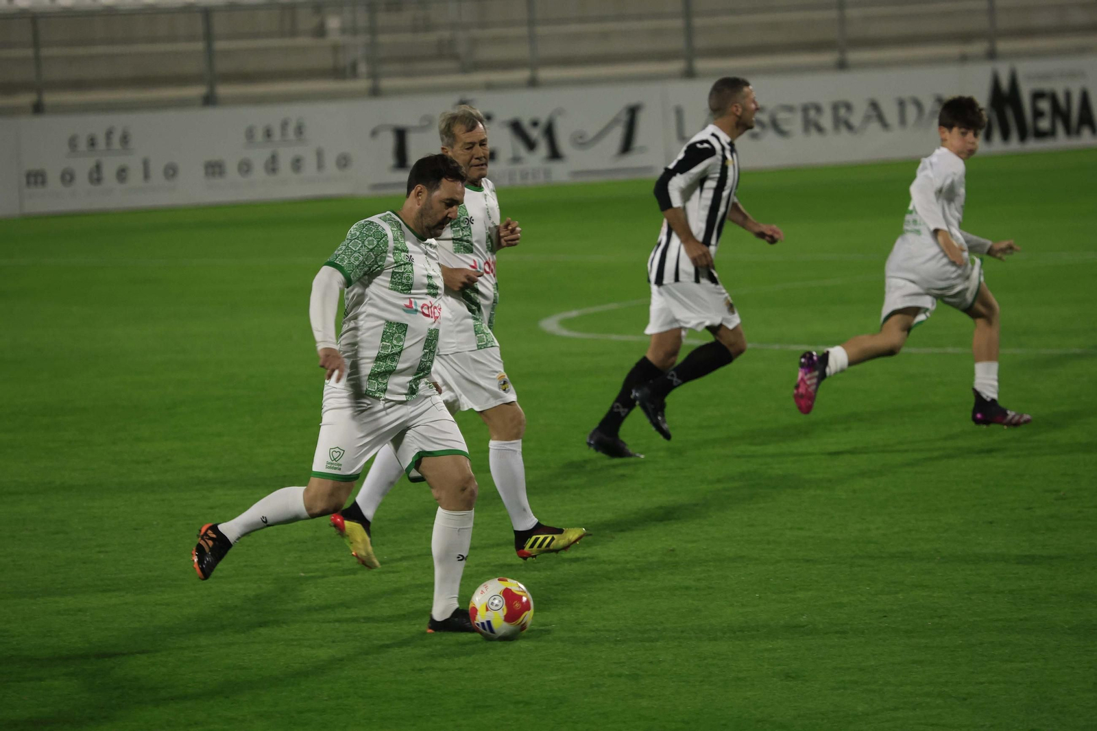 Las fotos del homenaje al ex jugador de la Balona Edu Mena en La Línea