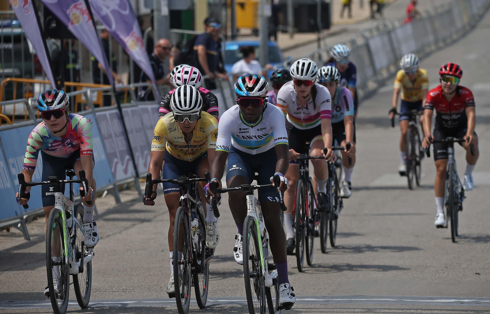 Fotos de etapa final de la Vuelta Ciclista a Andalucía Elite Women en Castellar