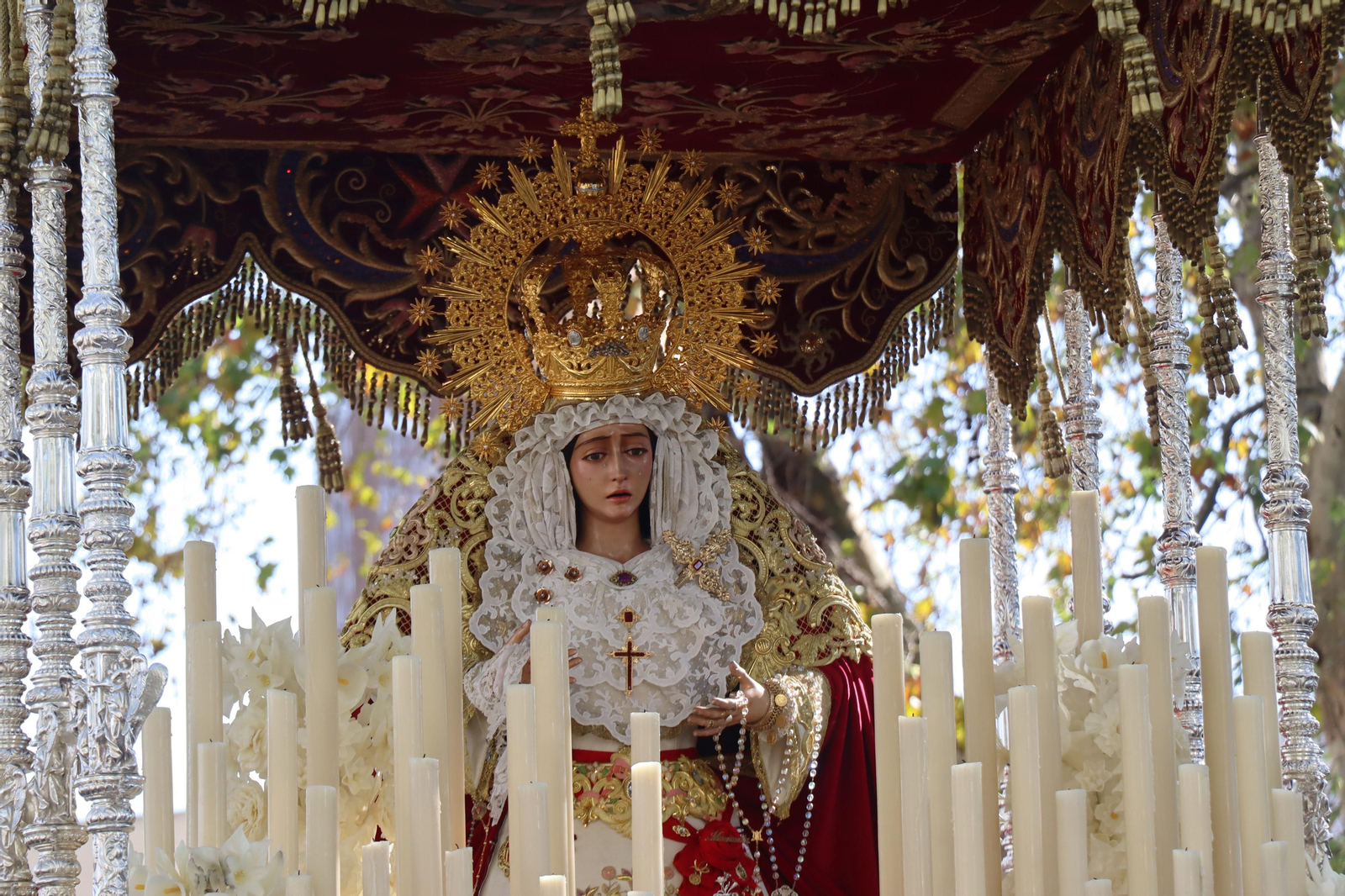 Las mejores imágenes del lunes Santo en Huelva: Hermandad del Cautivo