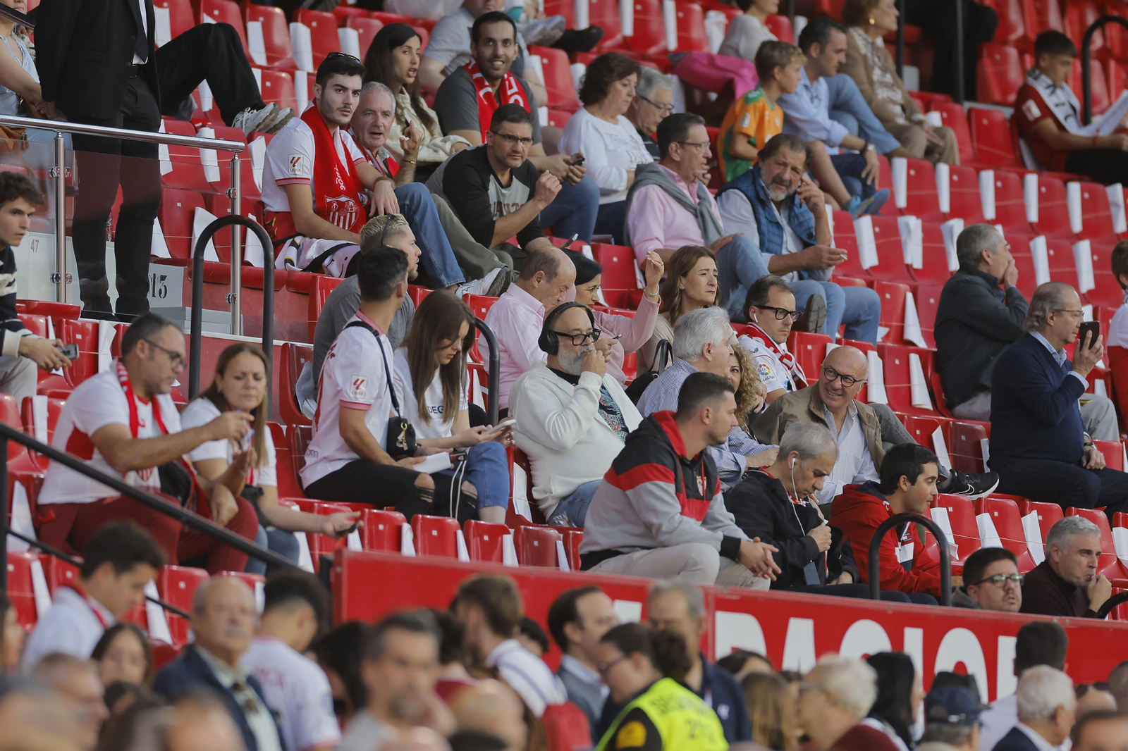 Búscate en las fotos del Sevilla-Betis