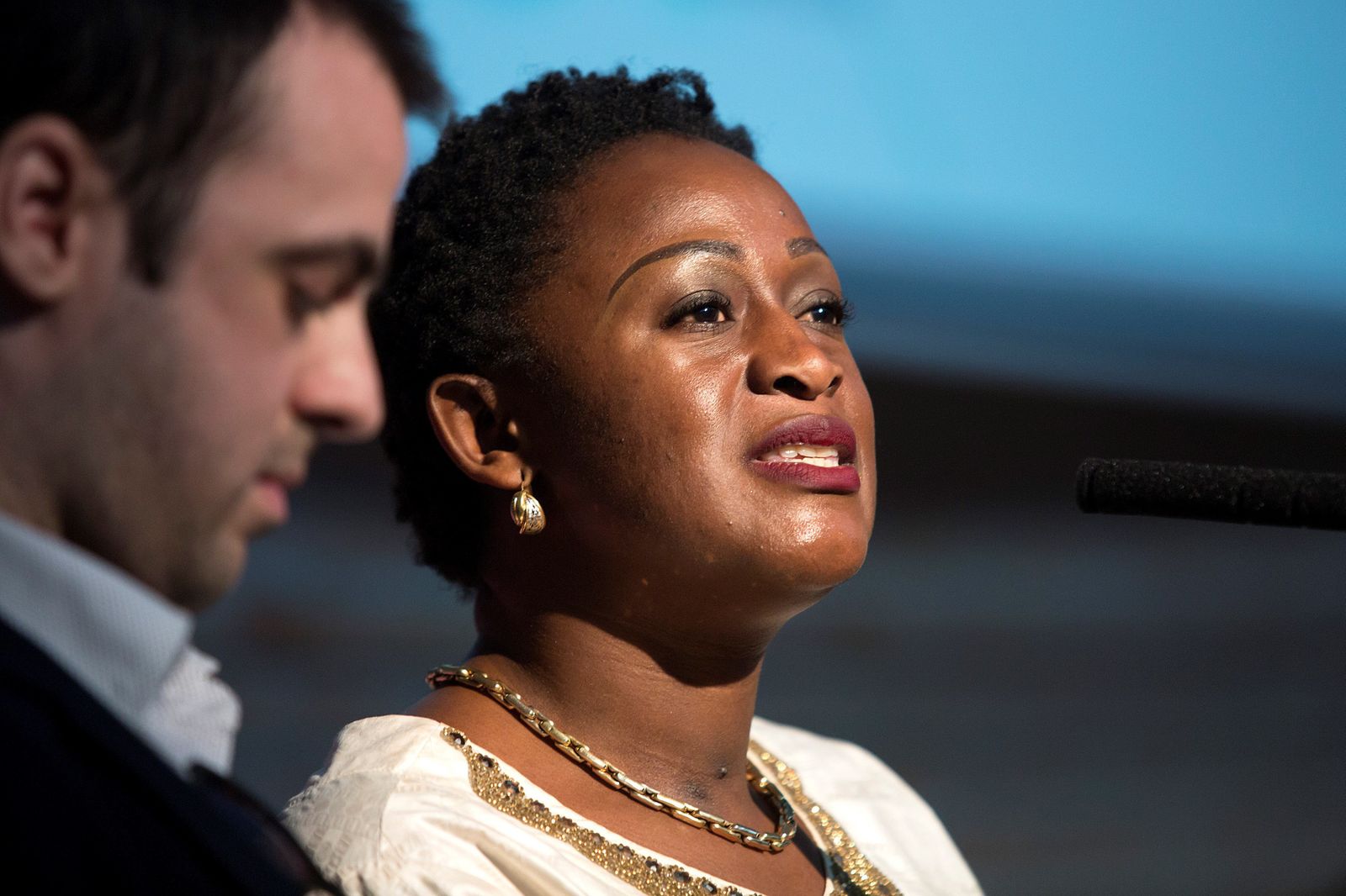 La periodista Caddy Adzuba en la Facultad de Periodismo.