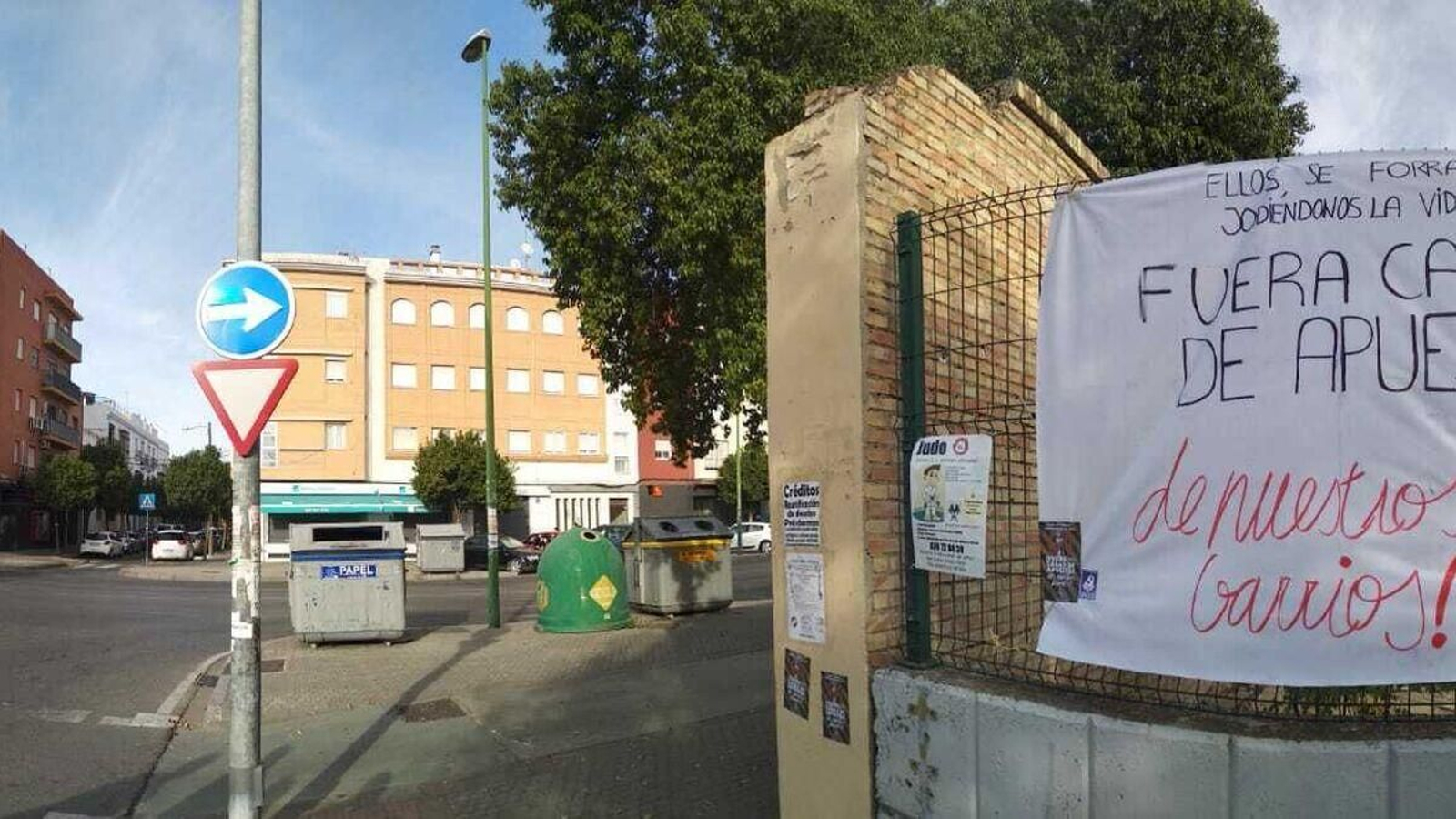 Pancarta de protesta en Cerro-Amate, en una imagen de archivo.l