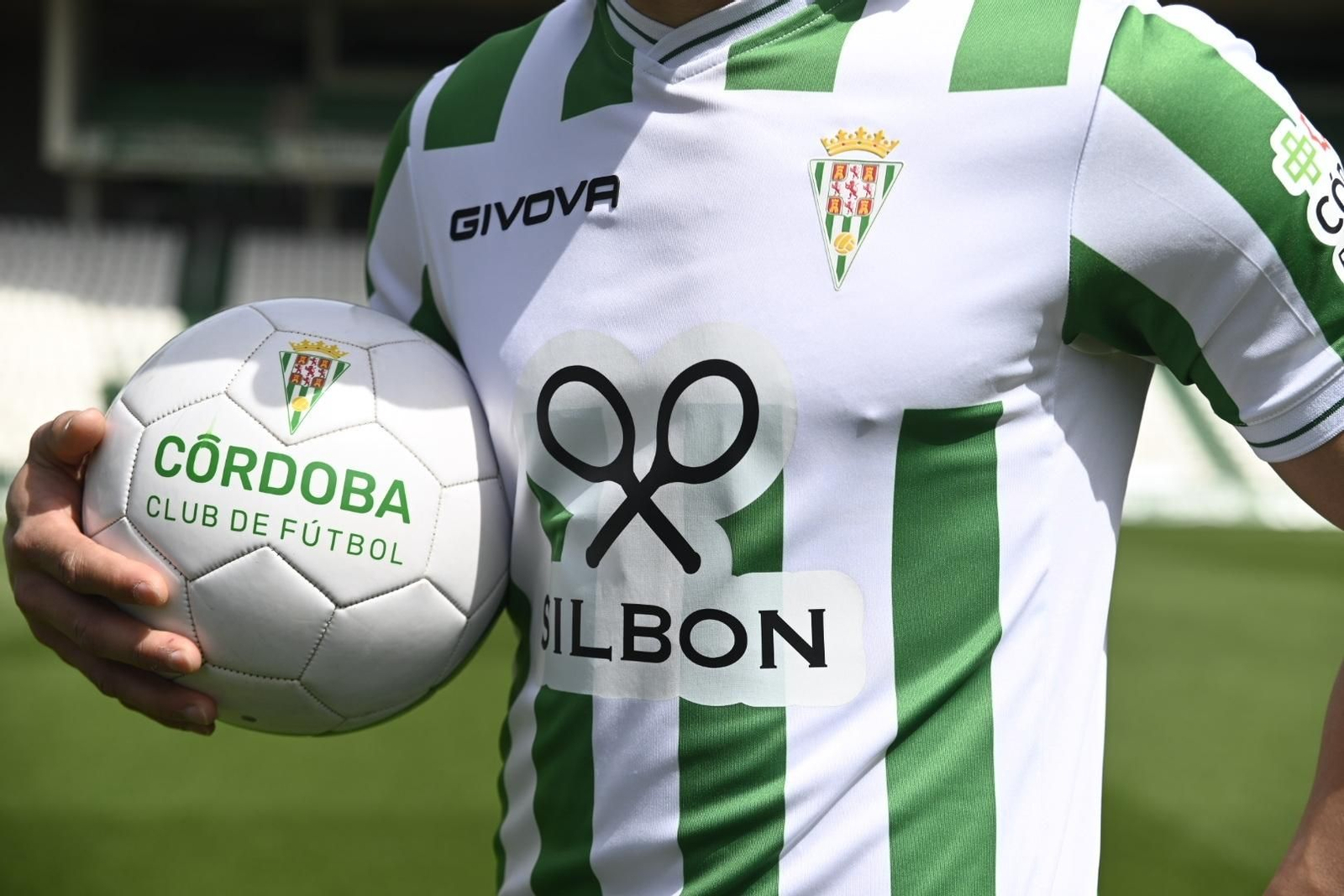 Las imágenes de la presentación del acuerdo entre el Córdoba CF y Silbon