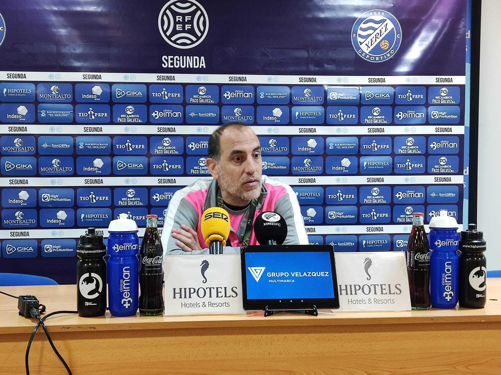 Romerito espera lograr su primer triunfo como técnico azulino ante el Betis Deportivo.