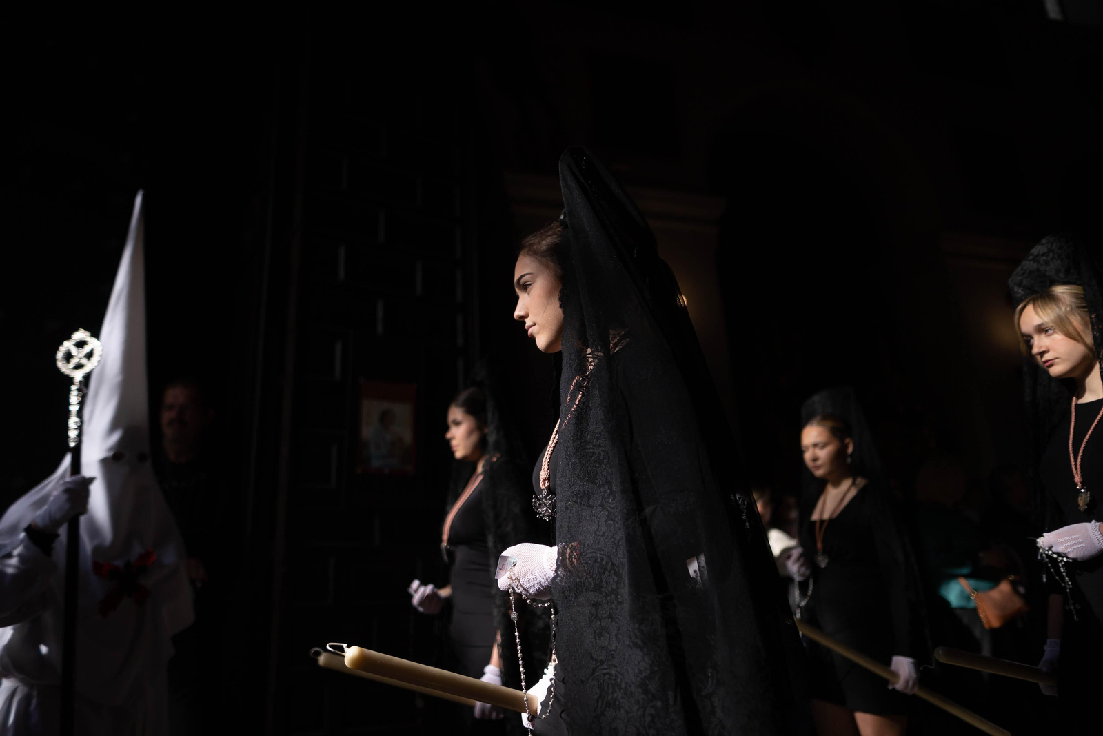 Crónica gráfica del Lunes Santo en Granada