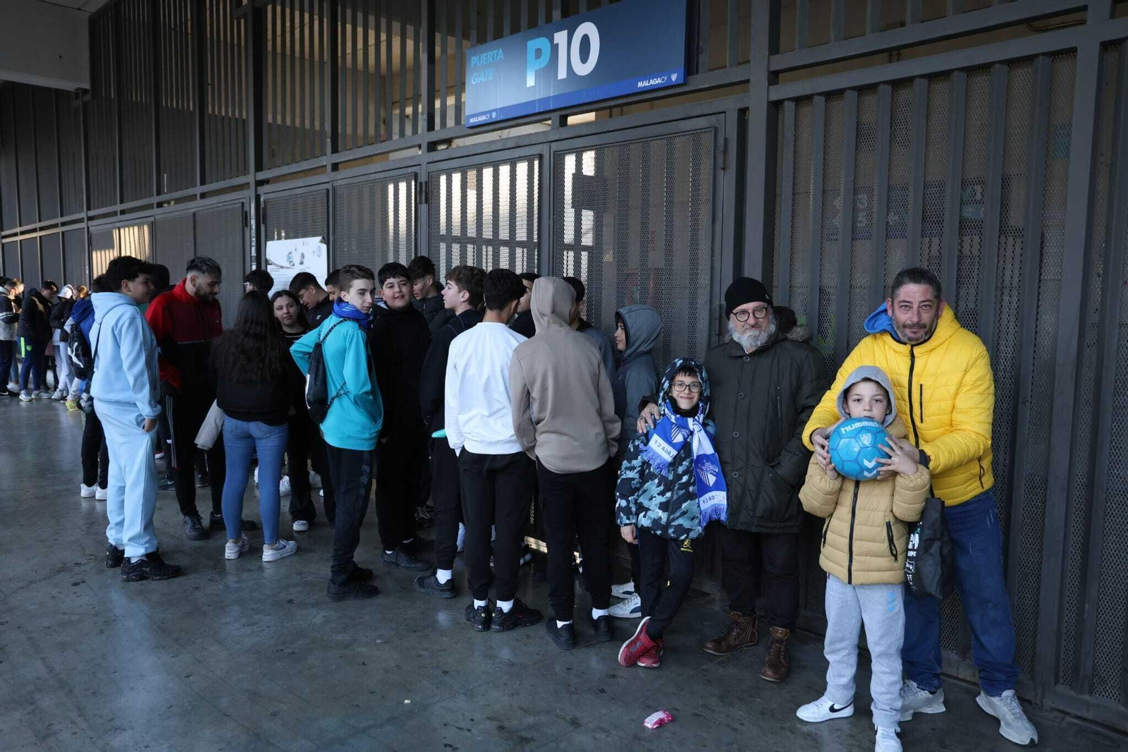 Búscate en las fotos del entrenamiento del Málaga abierto a la afición