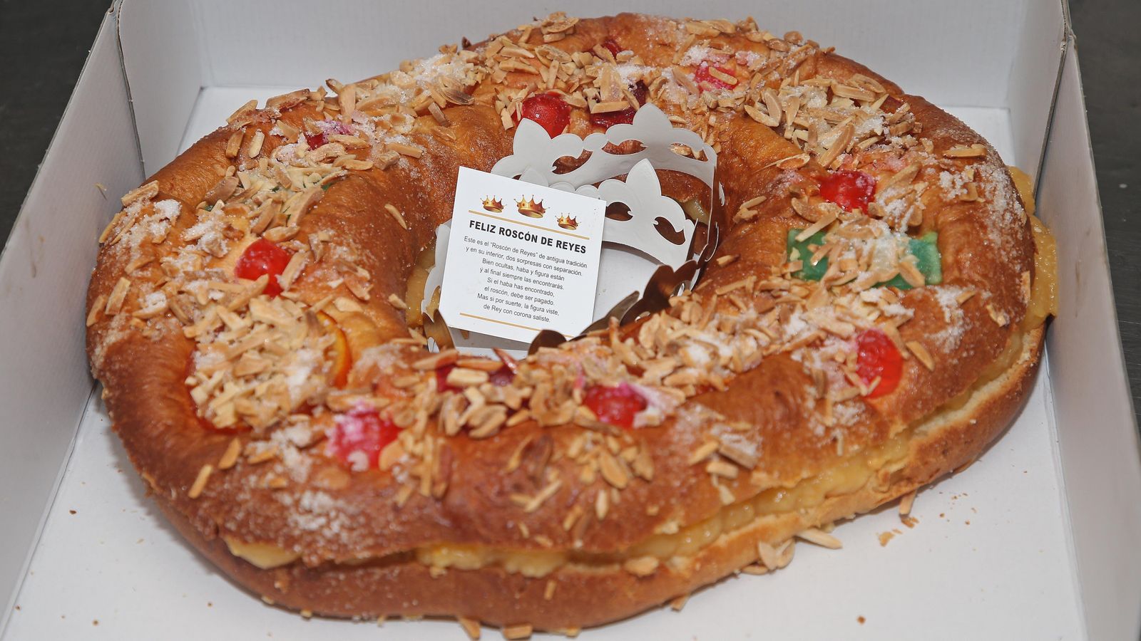 Fotos de la elaboración del roscón de Reyes artesano de La Tarifeña