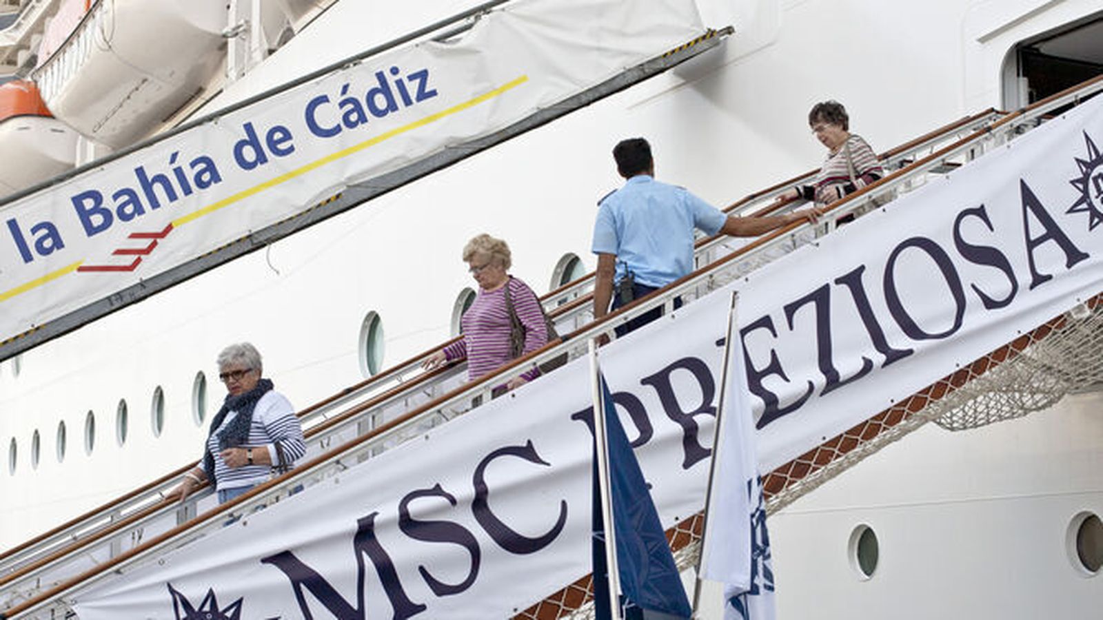 Un crucero con viajeros en el Puerto de Cádiz