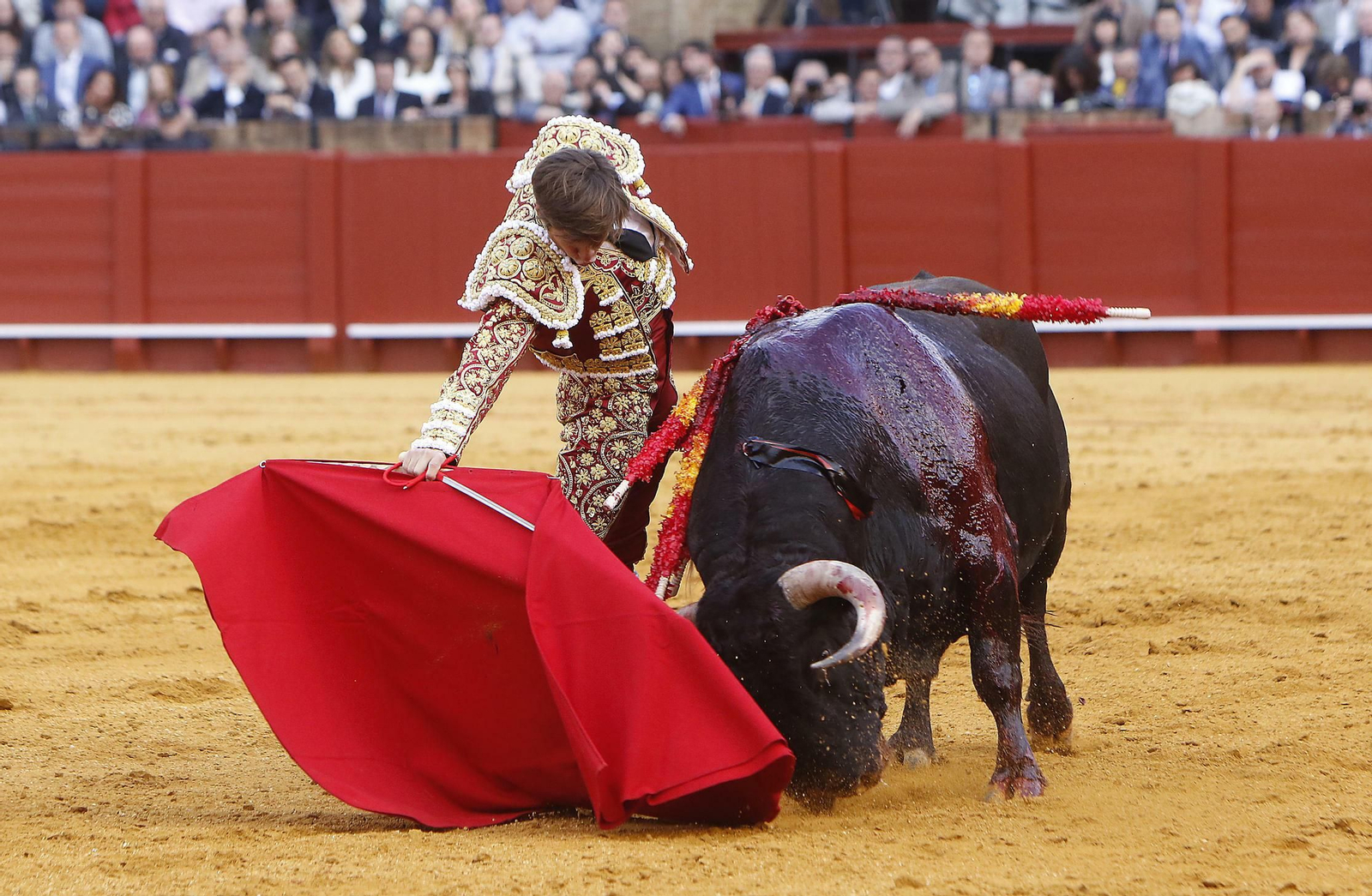 Las imágenes de la corrida de toros del Domingo de Resurrección en Sevilla