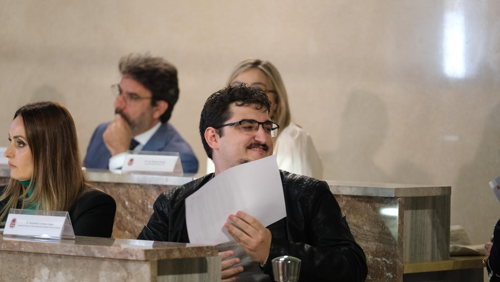 Imágenes del Pleno del Ayuntamiento de Almería