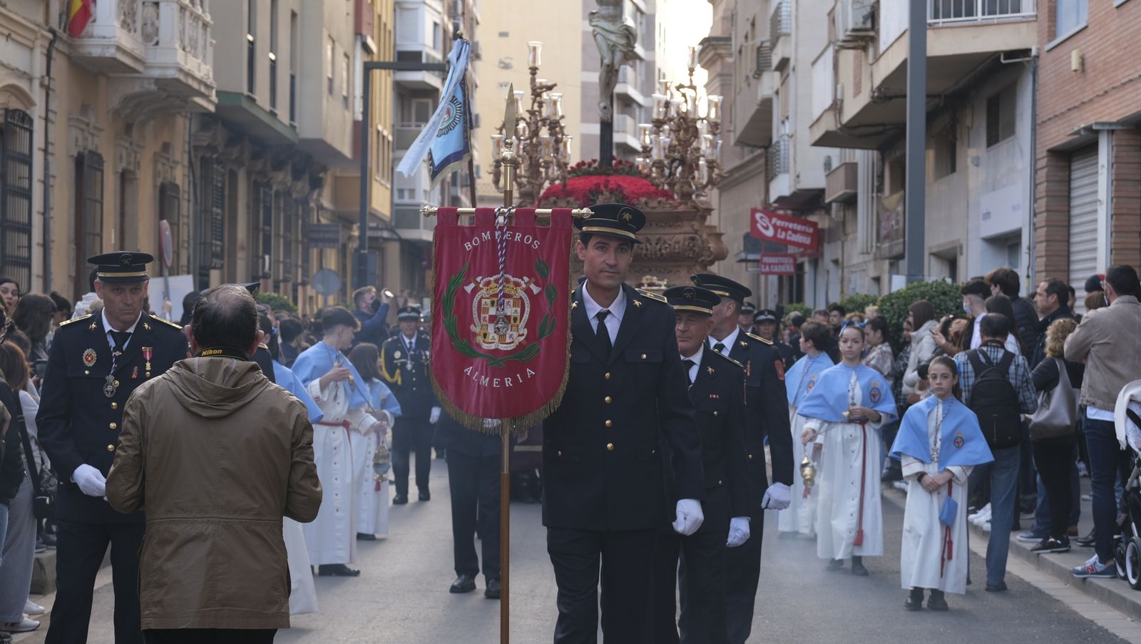 Procesión del Cristo del Amor en Almería, en imágenes