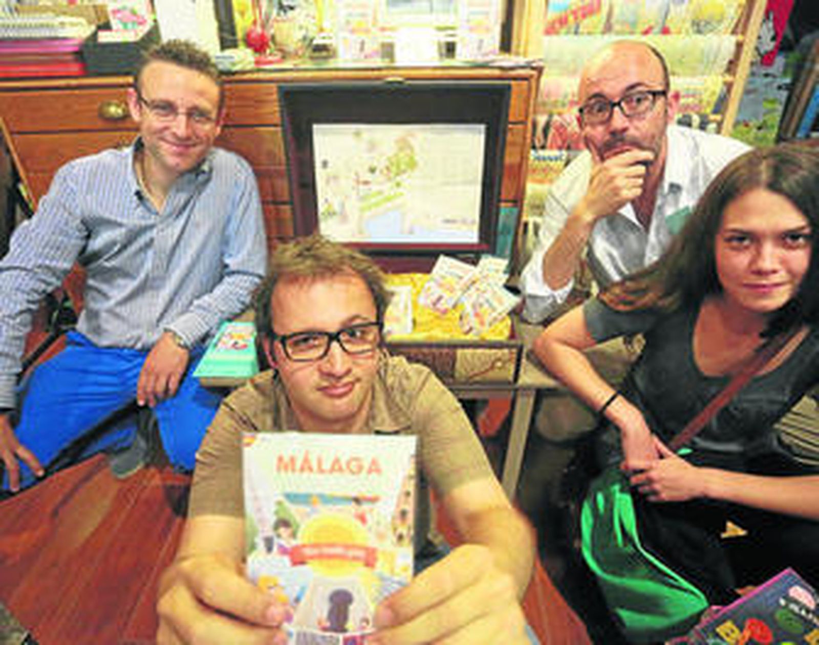 Presentación ayer en la librería Mapas y compañía de 'Málaga, una bonita guía'.