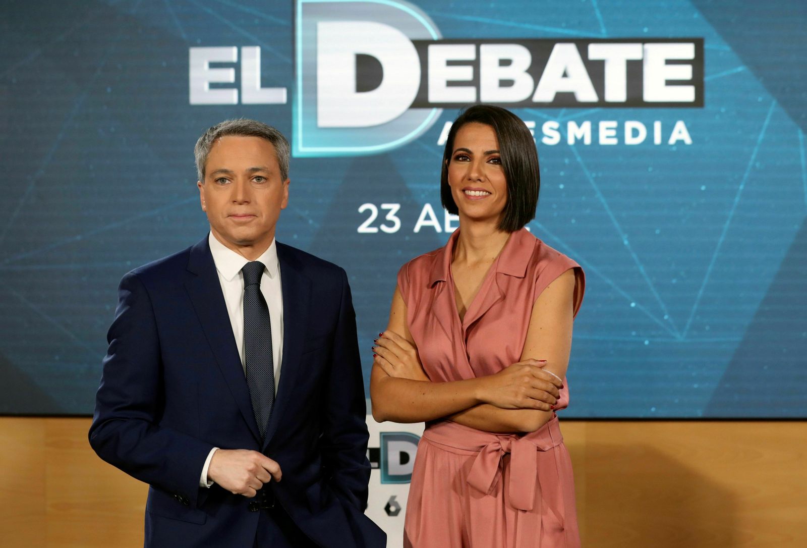 Ana Pastor y Vicente Vallés, presentadores del debate.