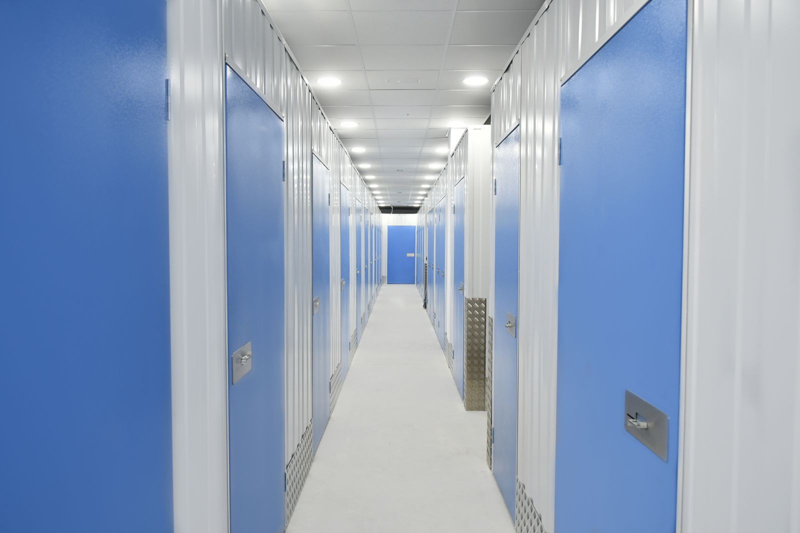 Necesito un trastero abre sus puertas en Sevilla Navisa