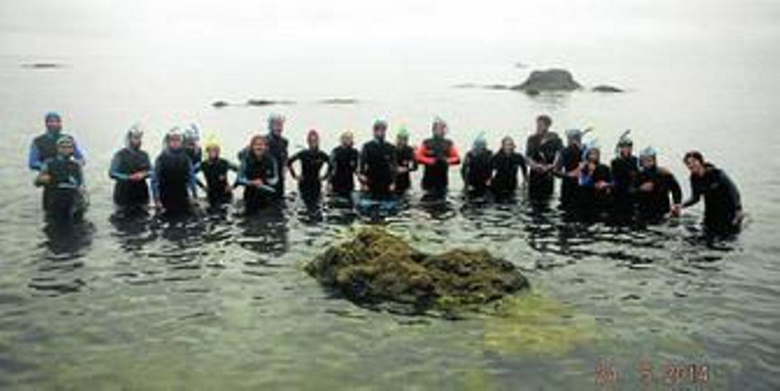 El grupo antes de iniciar la ruta por las aguas del parque natural.