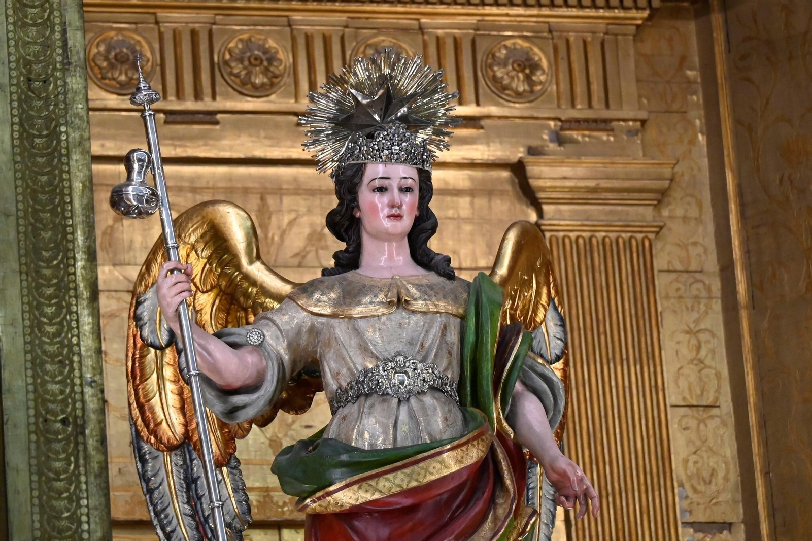 La tradicional ofrenda del Córdoaba CF a San Rafael antes del debut en El Arcángel, en imágenes