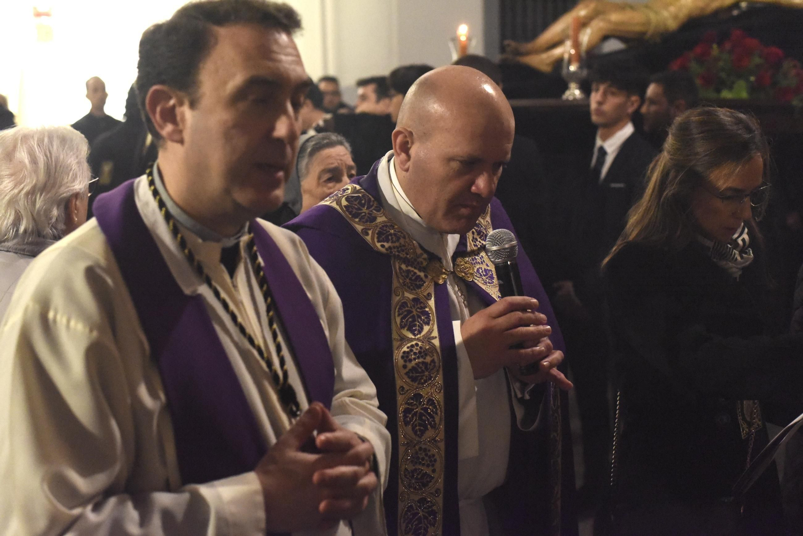 Las mejores imágenes del vía crucis del Cristo de la Clemencia en Córdoba