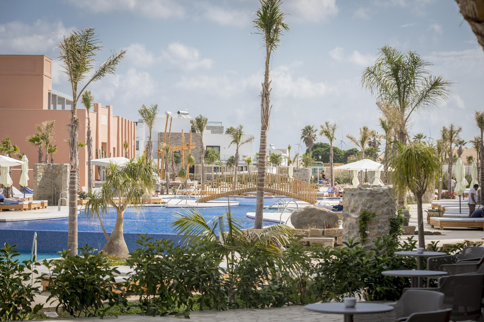 El hotel Zahara Beach & Spa, en imágenes
