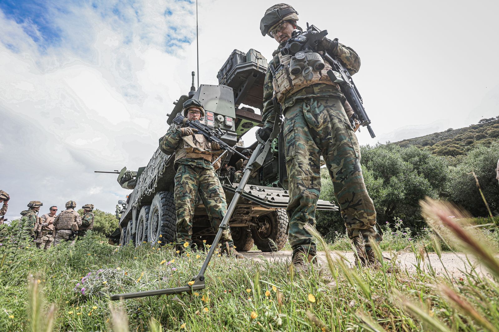 Fuerzas Armadas: Así se adiestran los equipos de desactivación de explosivos en Cádiz