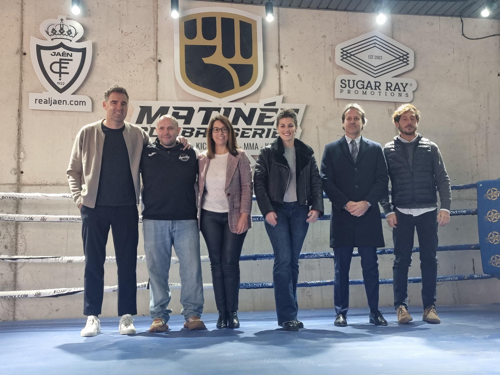 Foto de familia en la presentación.