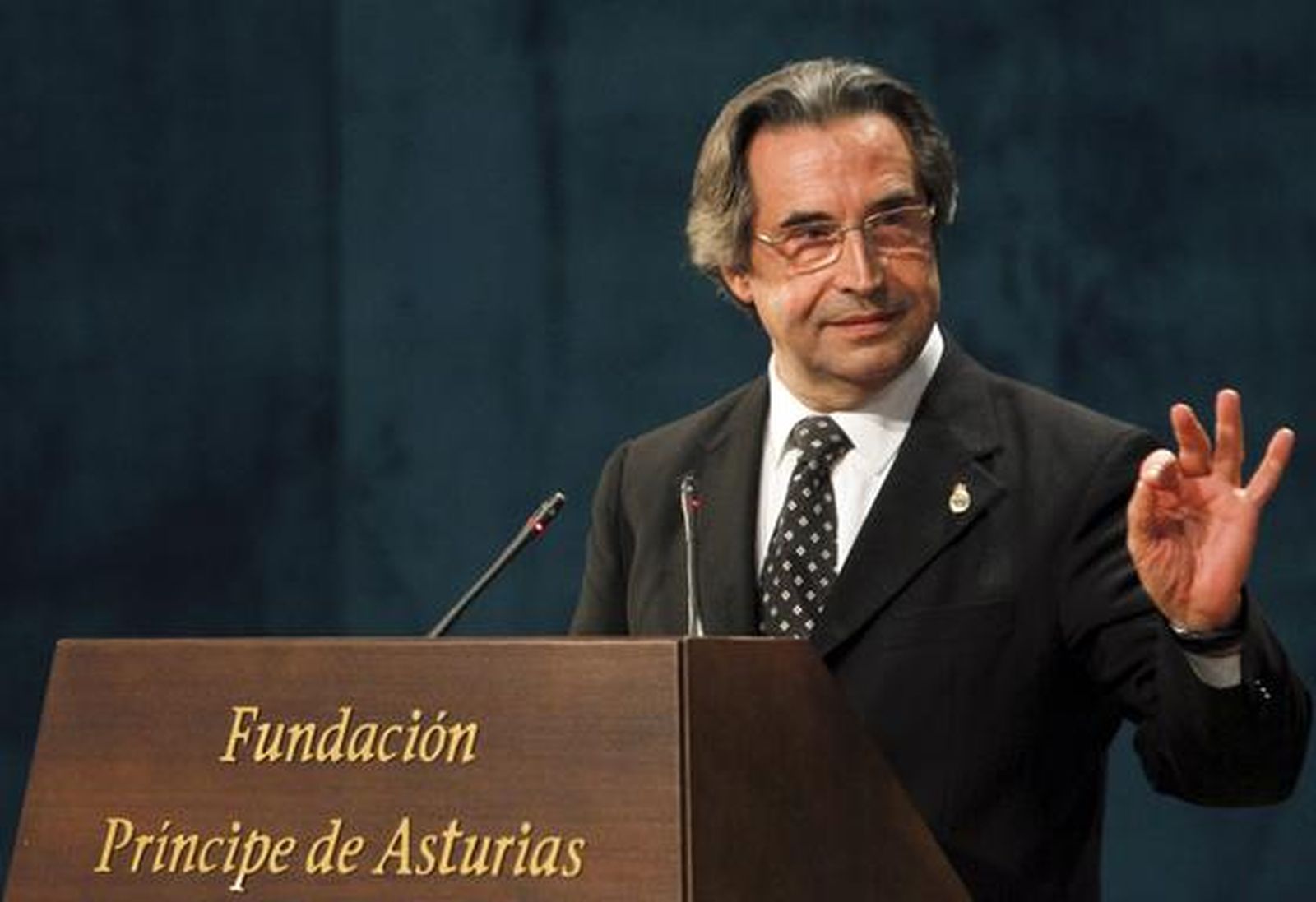 Don Felipe entrega los Premios Príncipe de Asturias 2011. / EFE