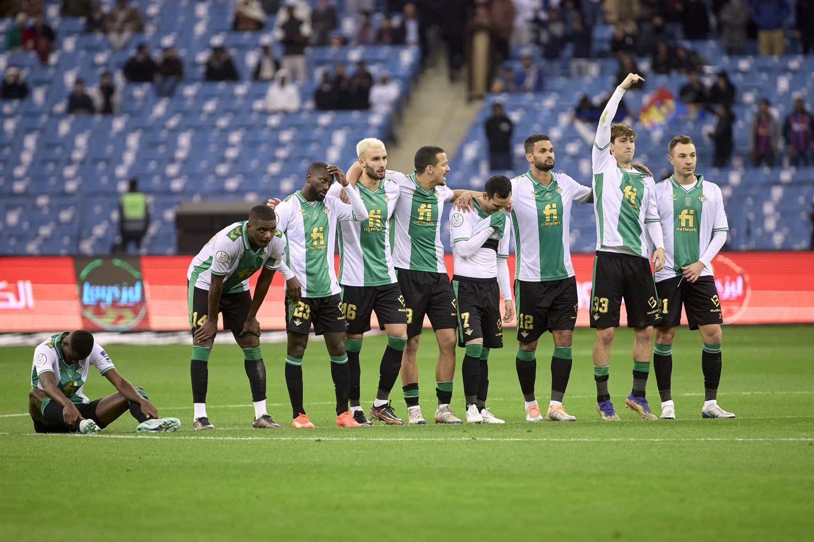 Las fotos de la prórroga y los penaltis del Betis - Barcelona